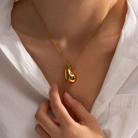 teardropNecklace_Gold_2